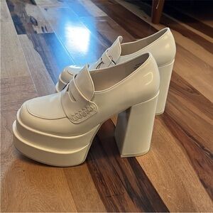 #207 “forever21” White Platform Loafers